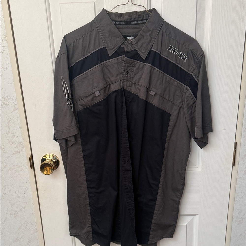 Harley Davidson 

Gray and Black Short Sleeve Button-Up Shirt by